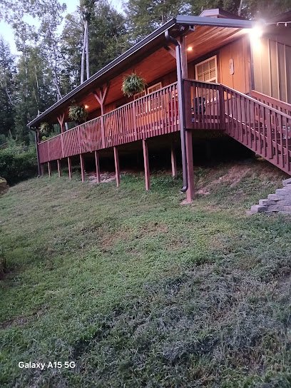 Old Glory Getaway Cabin at Indian Creek Hollow