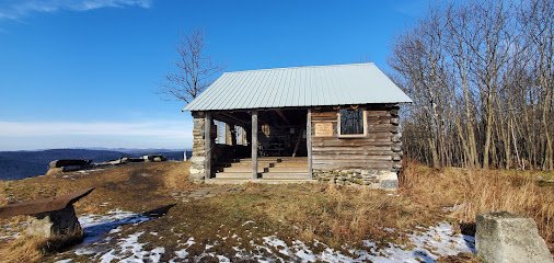 Pinnacle Trail Hut